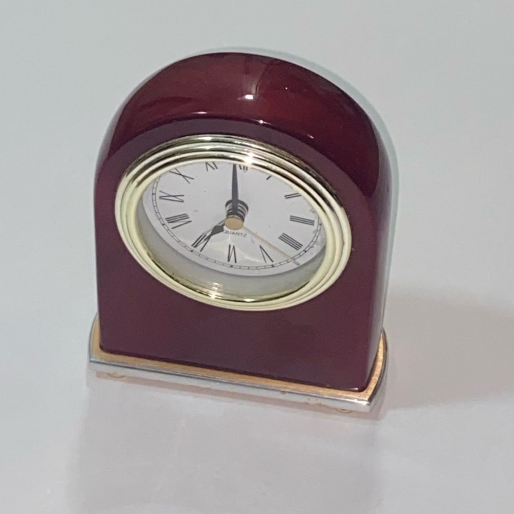 Elegant Red Burgundy and Gold Quartz Clock